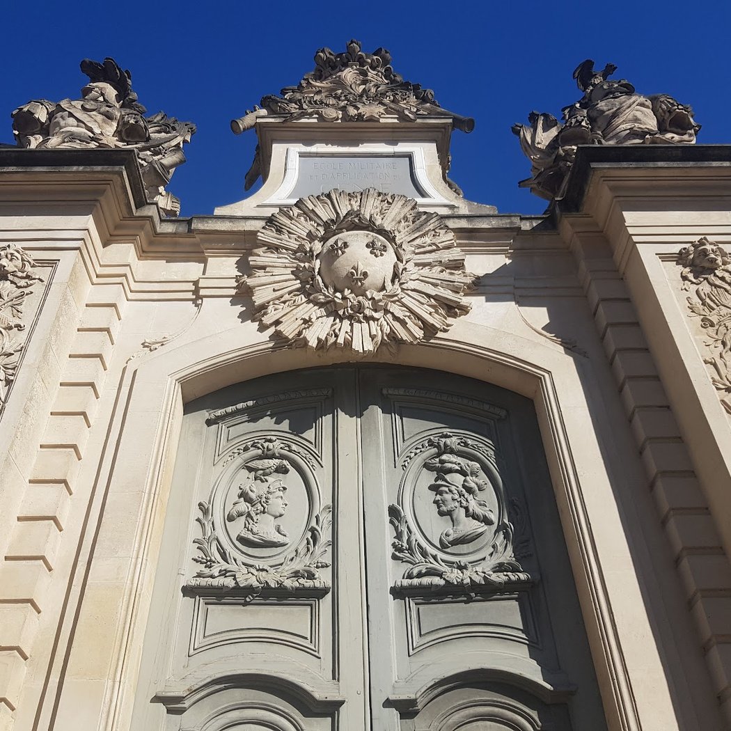Hôtel de la Guerre 2